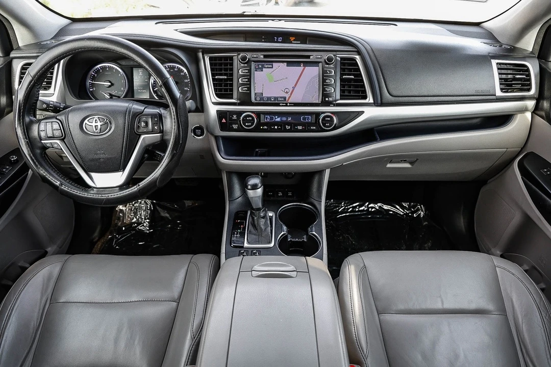 2014 Toyota Highlander - Image 10 of 12