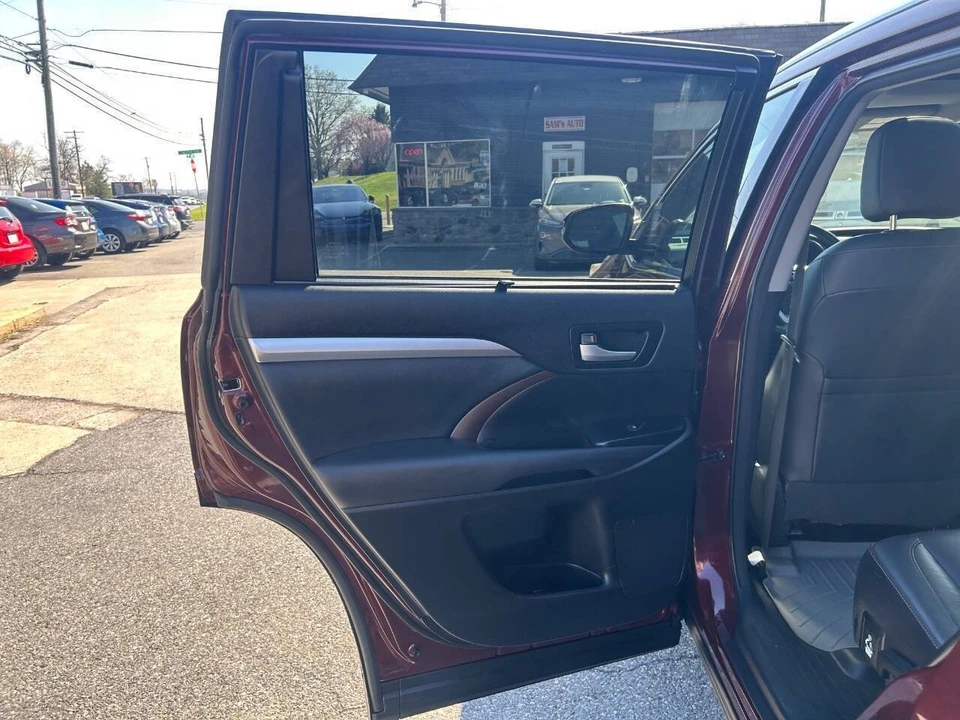 2014 Toyota Highlander - Image 11 of 21