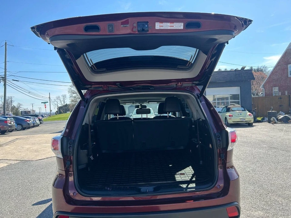 2014 Toyota Highlander - Image 18 of 21