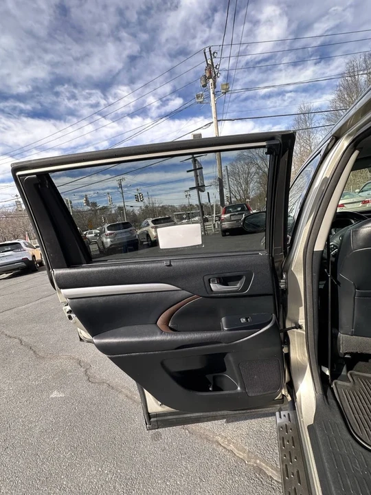2014 Toyota Highlander - Image 21 of 21