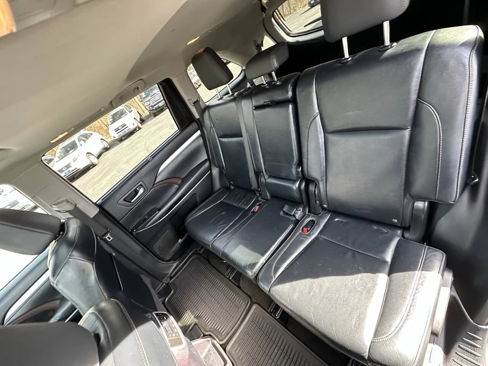 2014 Toyota Highlander - Image 18 of 21