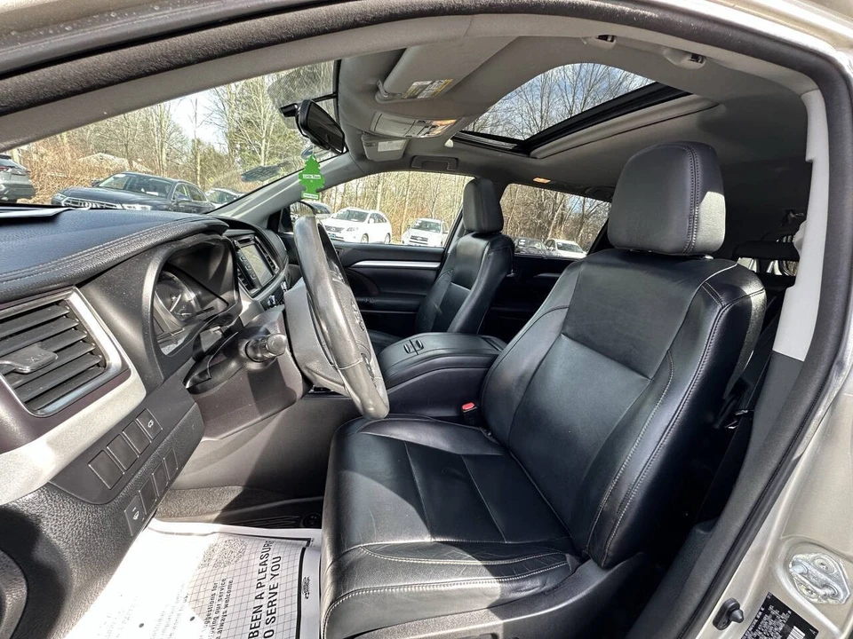 2014 Toyota Highlander - Image 8 of 21