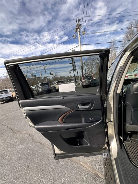 2014 Toyota Highlander - Image 21 of 21