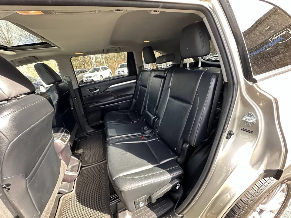 2014 Toyota Highlander - Image 14 of 21