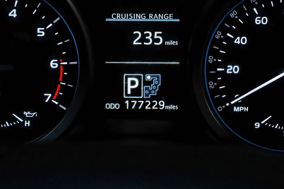 2014 Toyota J200 Land Cruiser - Image 27 of 31