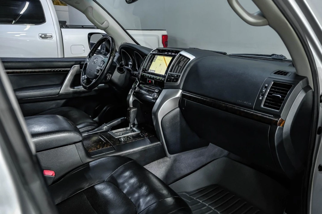 2014 Toyota J200 Land Cruiser - Image 20 of 31