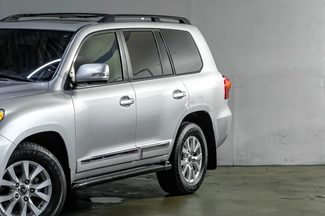 2014 Toyota J200 Land Cruiser - Image 10 of 31
