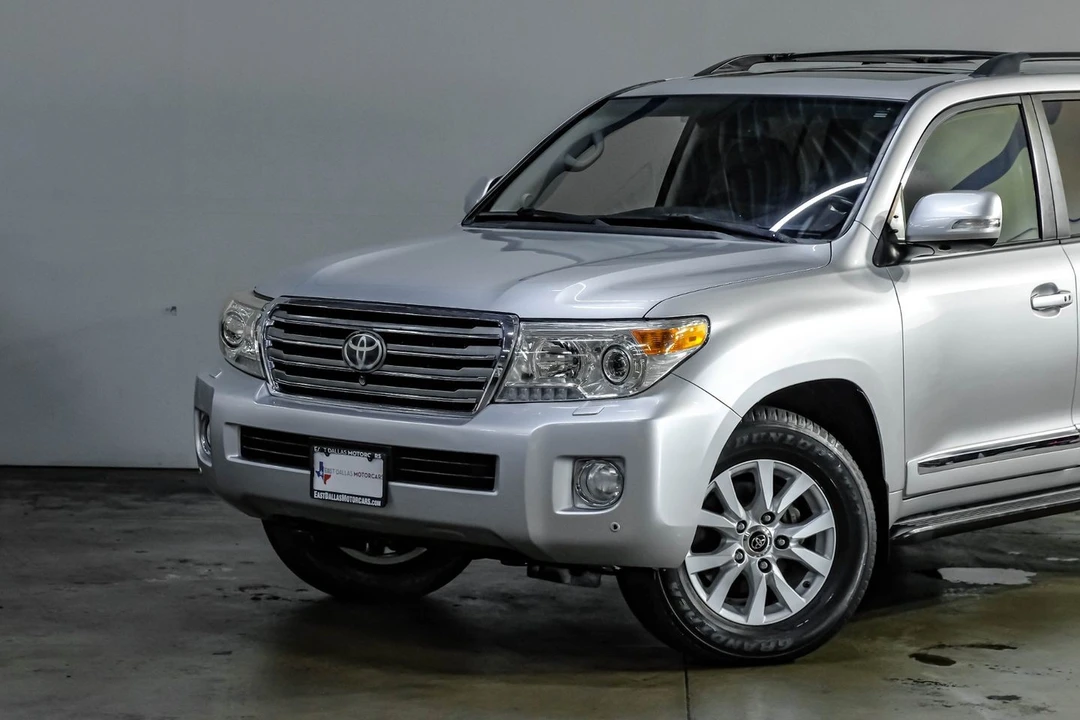 2014 Toyota J200 Land Cruiser - Image 9 of 31