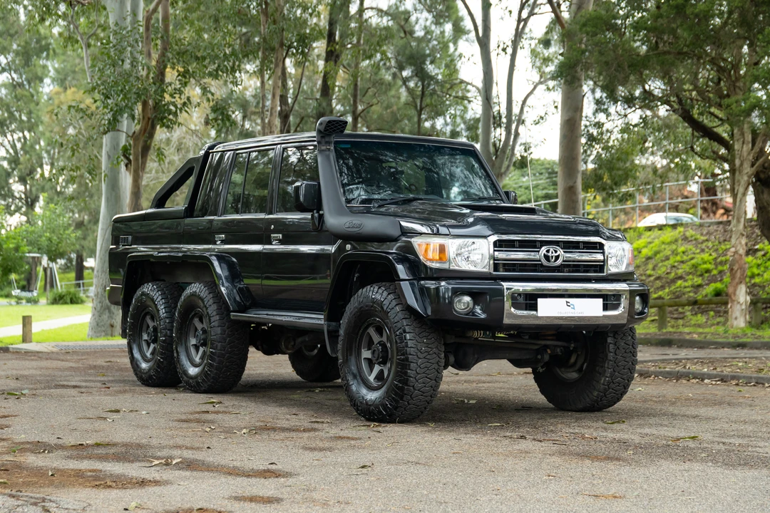 2014 Toyota J70 Land Cruiser - Image 3 of 31