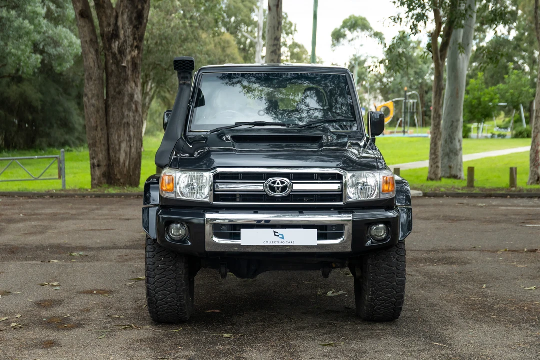 2014 Toyota J70 Land Cruiser - Image 2 of 31