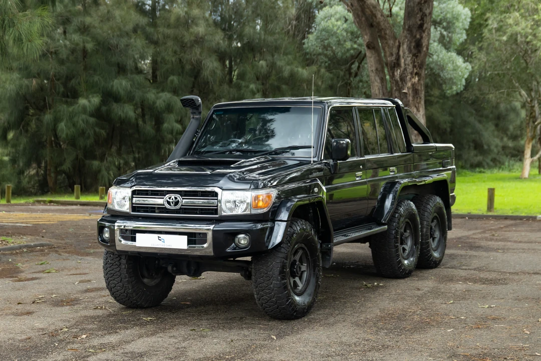 2014 Toyota J70 Land Cruiser - Image 15 of 31