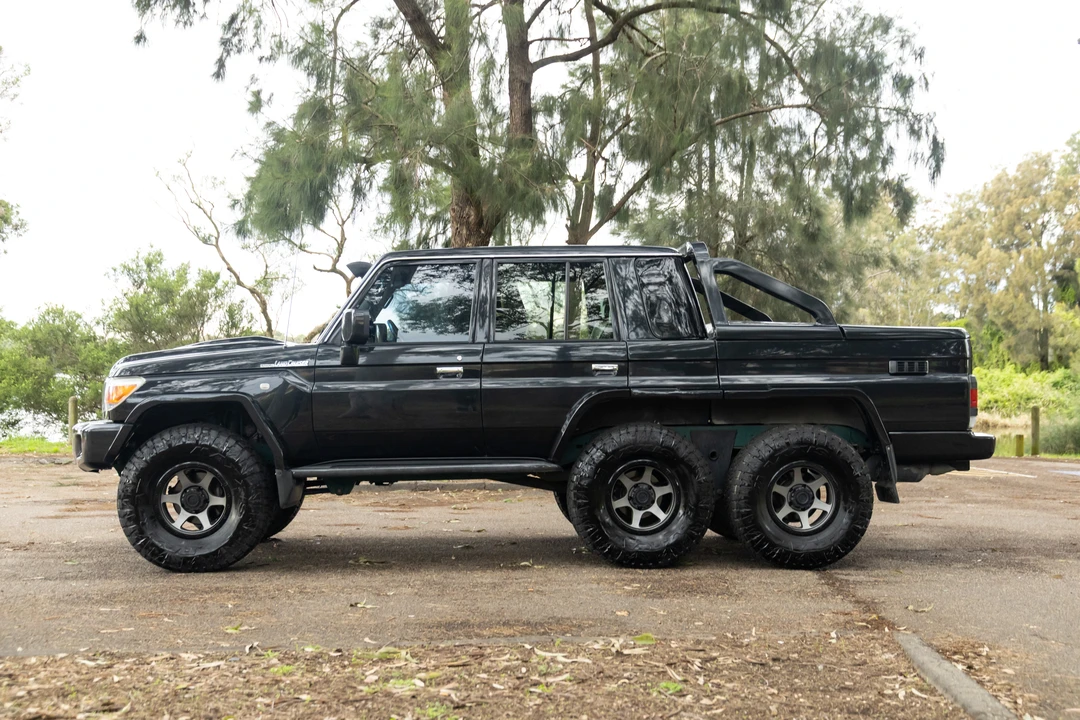 2014 Toyota J70 Land Cruiser - Image 20 of 31