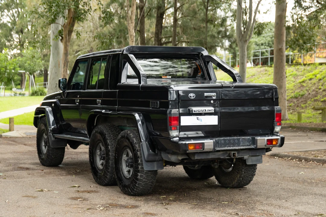 2014 Toyota J70 Land Cruiser - Image 7 of 31