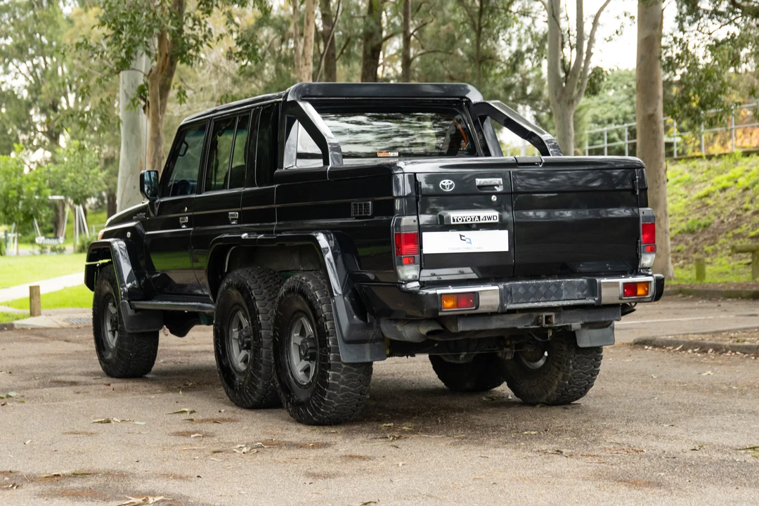 2014 Toyota J70 Land Cruiser - Image 25 of 31