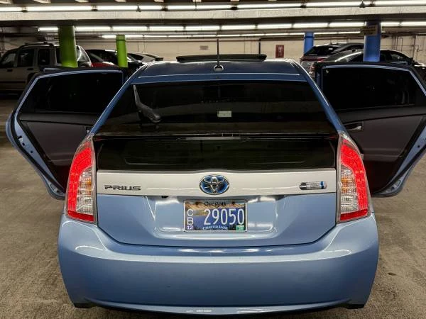 2014 Toyota Prius 3rd Gen - Image 6 of 21