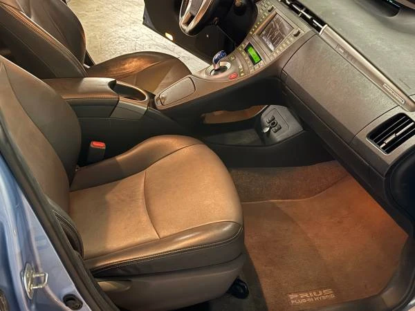2014 Toyota Prius 3rd Gen - Image 20 of 21