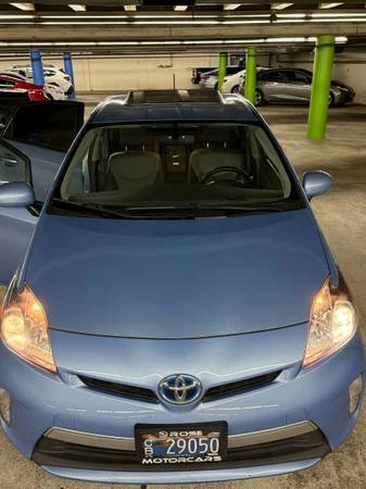 2014 Toyota Prius 3rd Gen - Image 8 of 21