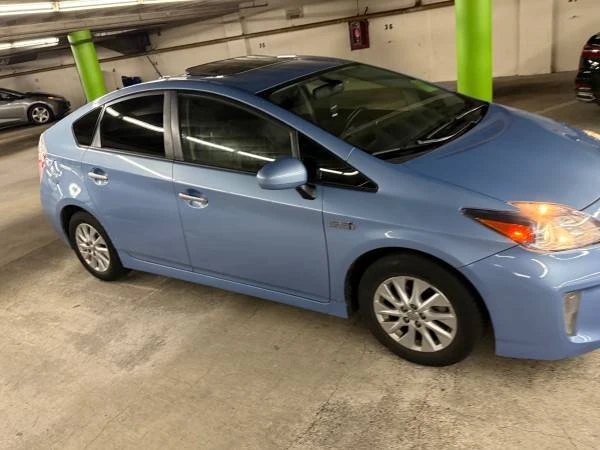 2014 Toyota Prius 3rd Gen - Image 11 of 21