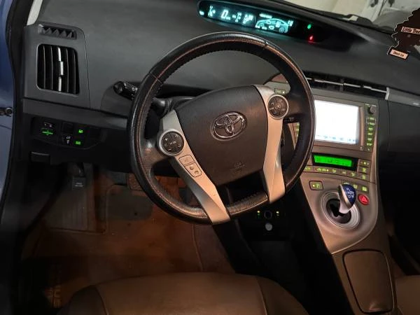 2014 Toyota Prius 3rd Gen - Image 15 of 21