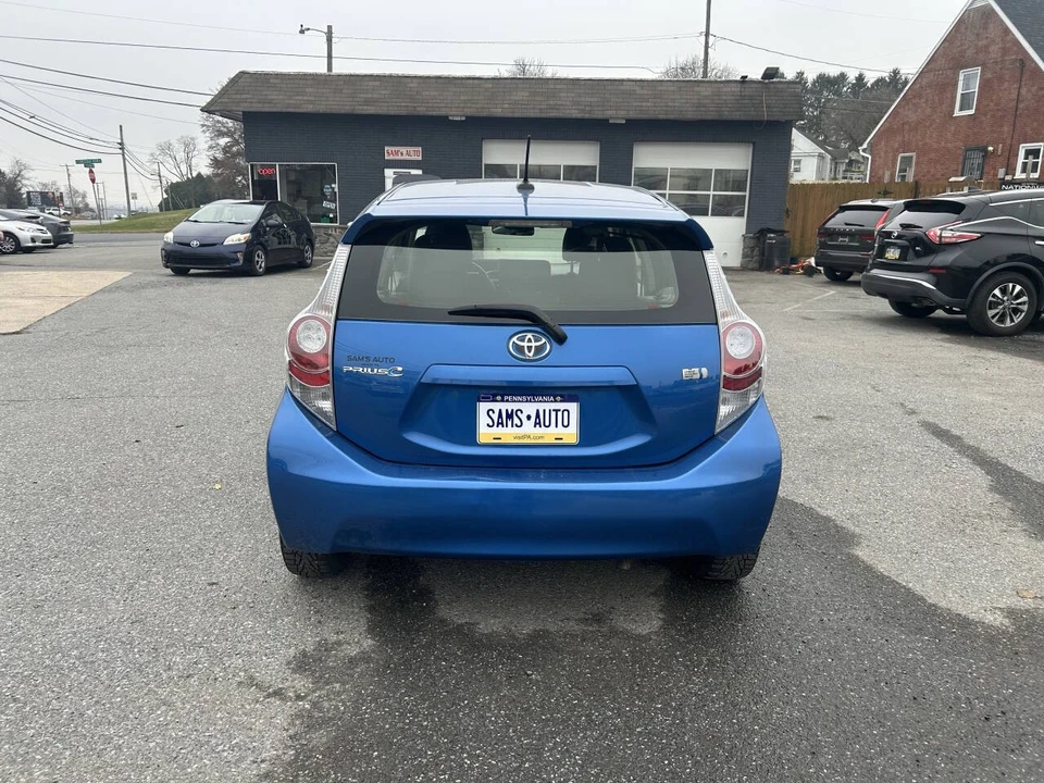 2014 Toyota Prius 3rd Gen - Image 6 of 21