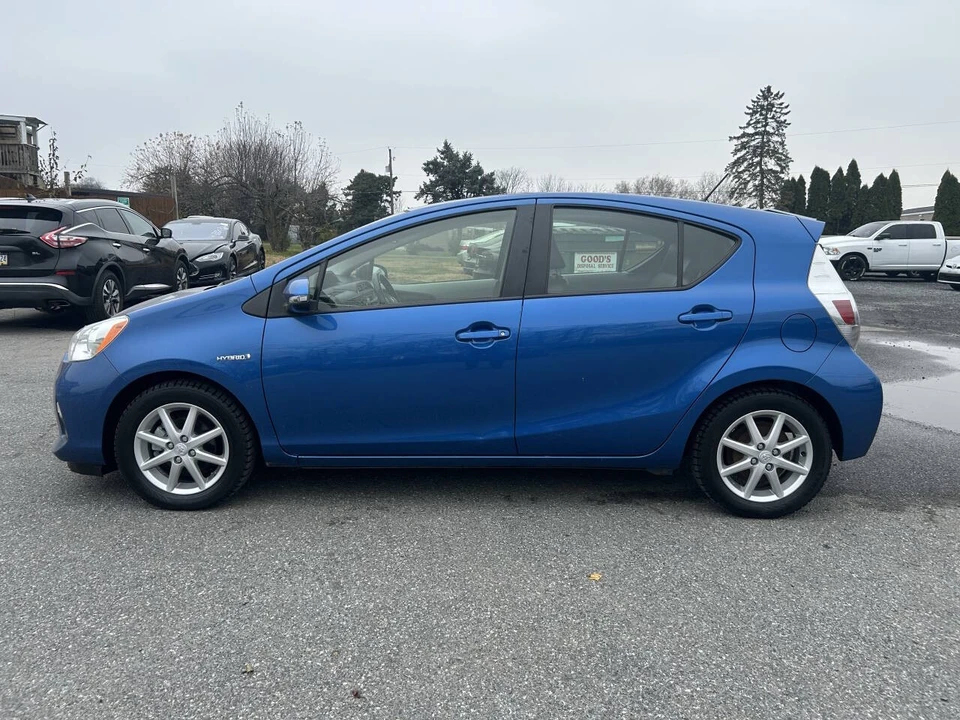 2014 Toyota Prius 3rd Gen - Image 8 of 21