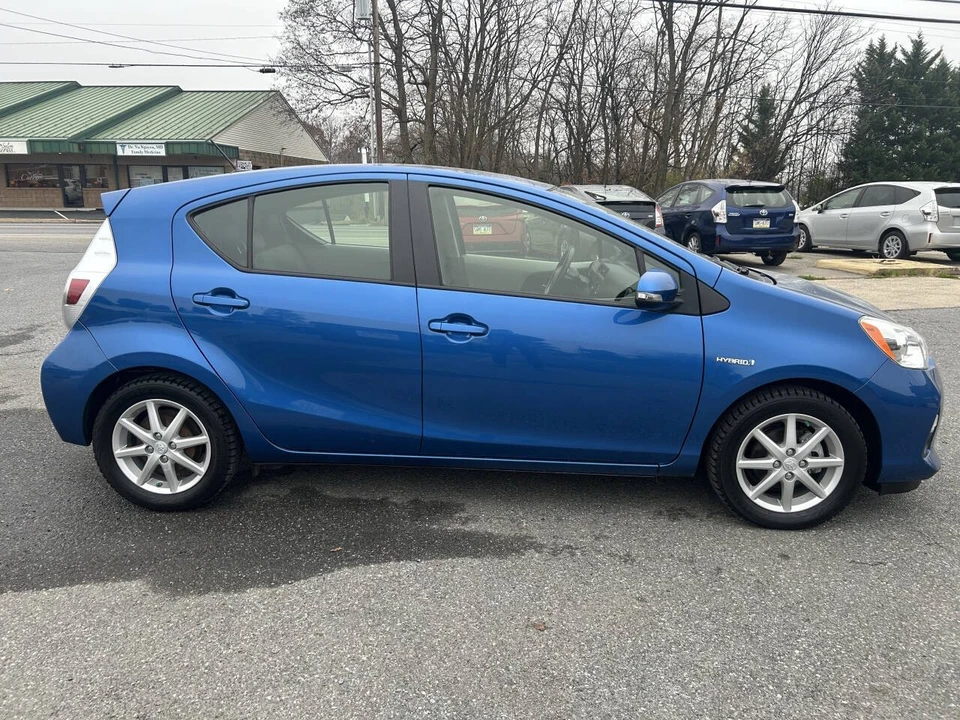 2014 Toyota Prius - Image 4 of 21