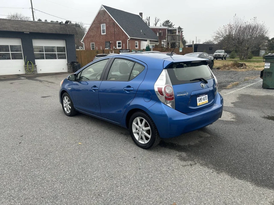2014 Toyota Prius 3rd Gen - Image 7 of 21