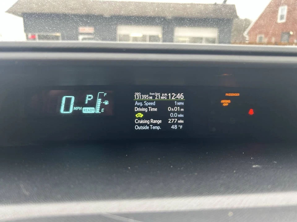 2014 Toyota Prius 3rd Gen - Image 9 of 21