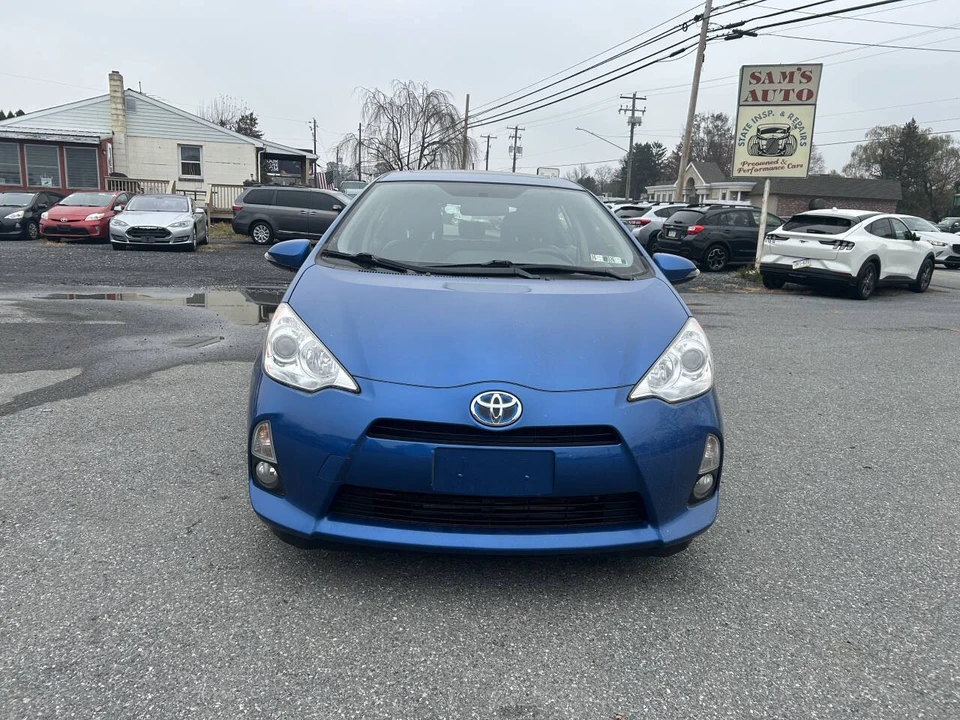 2014 Toyota Prius - Image 2 of 21