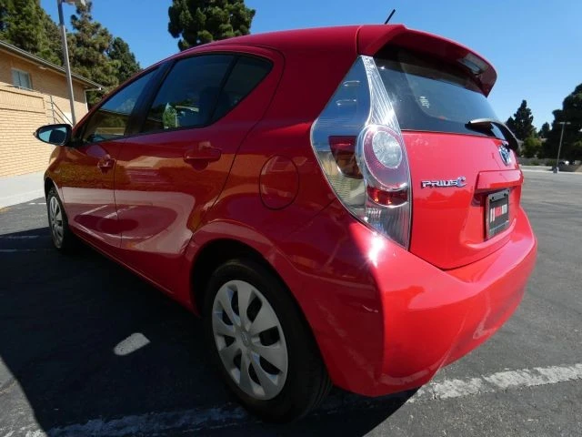 2014 Toyota Prius 3rd Gen - Image 11 of 21