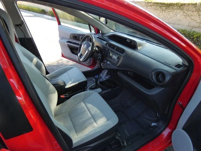 2014 Toyota Prius 3rd Gen - Image 19 of 21