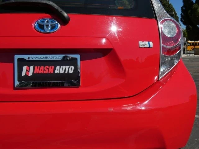 2014 Toyota Prius 3rd Gen - Image 9 of 21