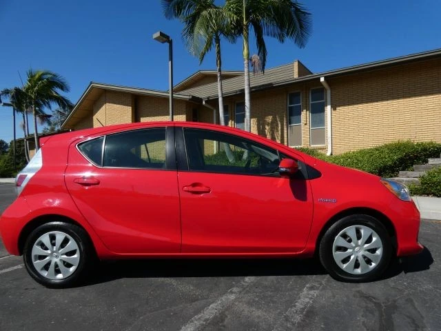 2014 Toyota Prius 3rd Gen - Image 5 of 21