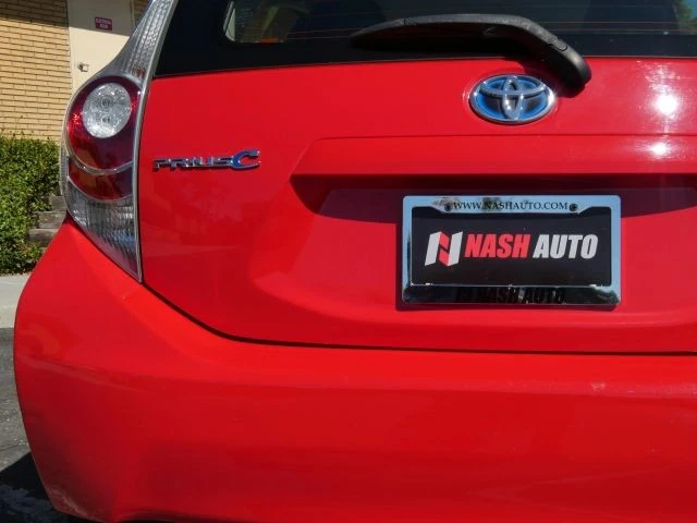 2014 Toyota Prius 3rd Gen - Image 19 of 21