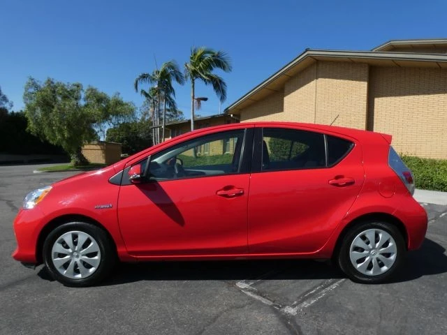 2014 Toyota Prius 3rd Gen - Image 13 of 21