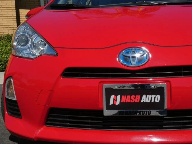 2014 Toyota Prius 3rd Gen - Image 16 of 21