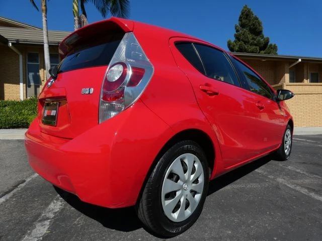 2014 Toyota Prius 3rd Gen - Image 7 of 21