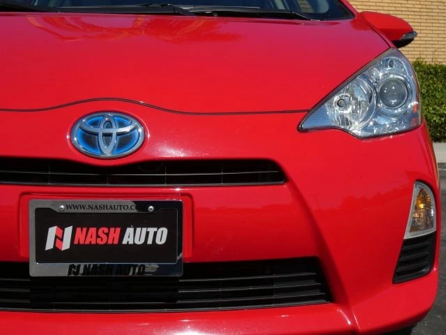 2014 Toyota Prius 3rd Gen - Image 14 of 21