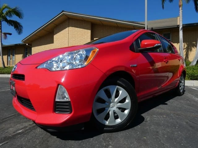 2014 Toyota Prius 3rd Gen - Image 13 of 21