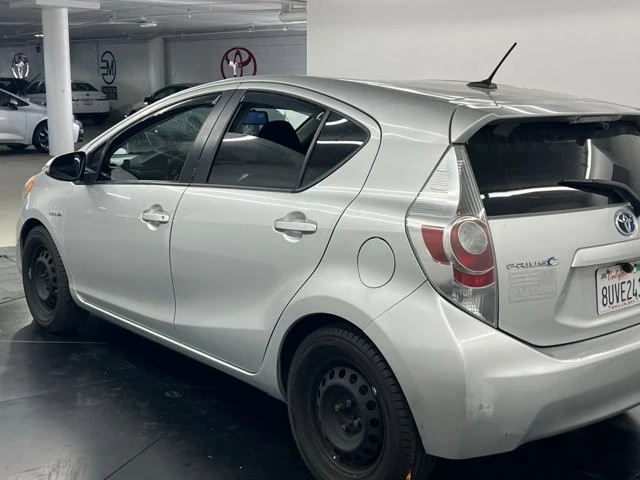 2014 Toyota Prius 3rd Gen - Image 4 of 7