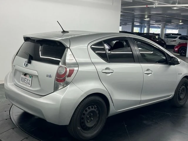 2014 Toyota Prius 3rd Gen - Image 3 of 7