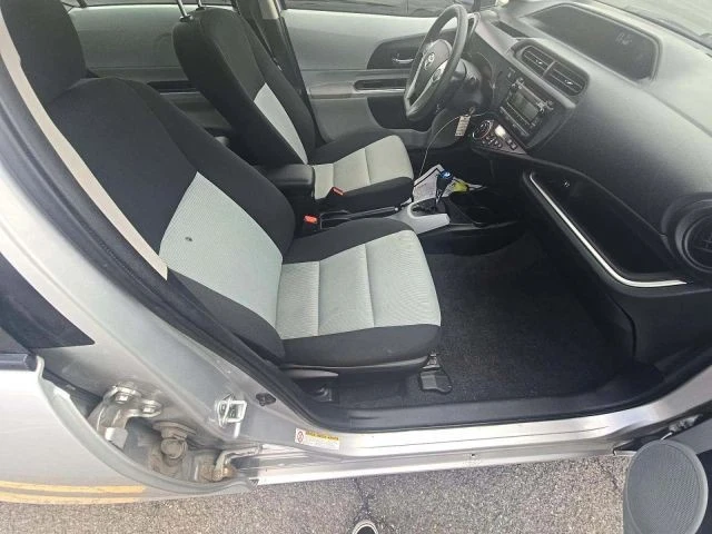 2014 Toyota Prius 3rd Gen - Image 6 of 9