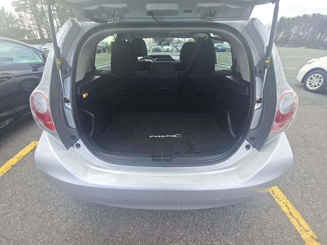 2014 Toyota Prius 3rd Gen - Image 8 of 9