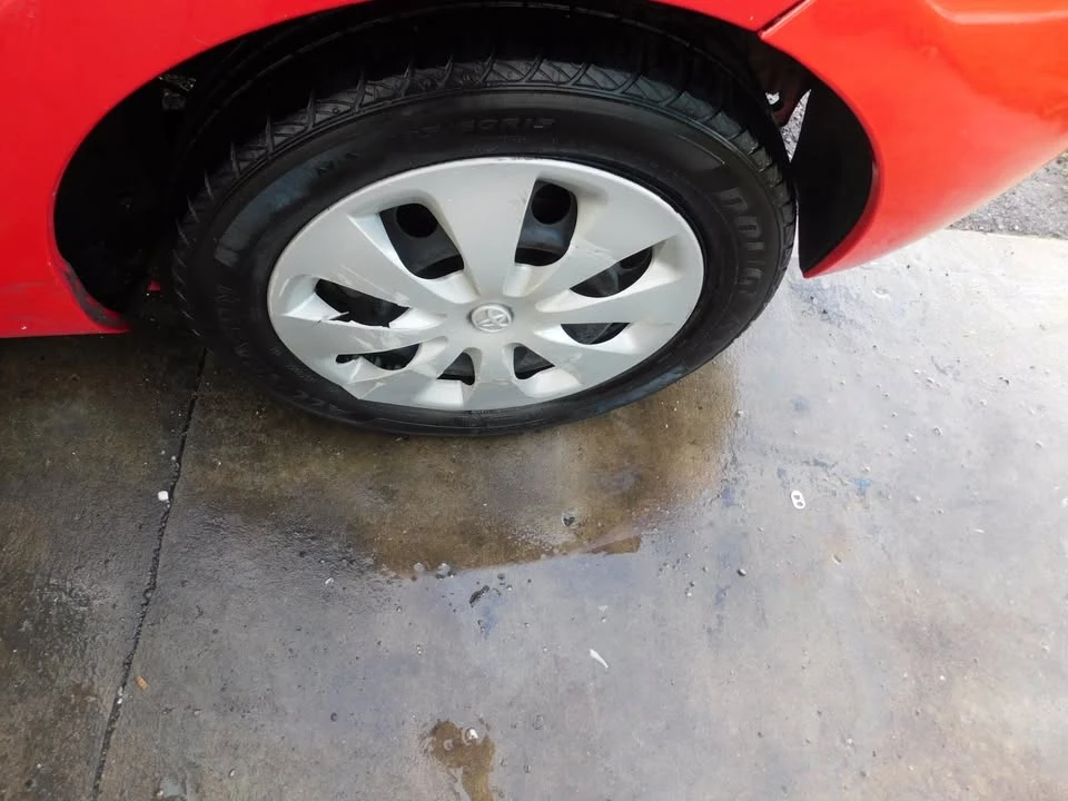 2014 Toyota Prius - Image 16 of 19
