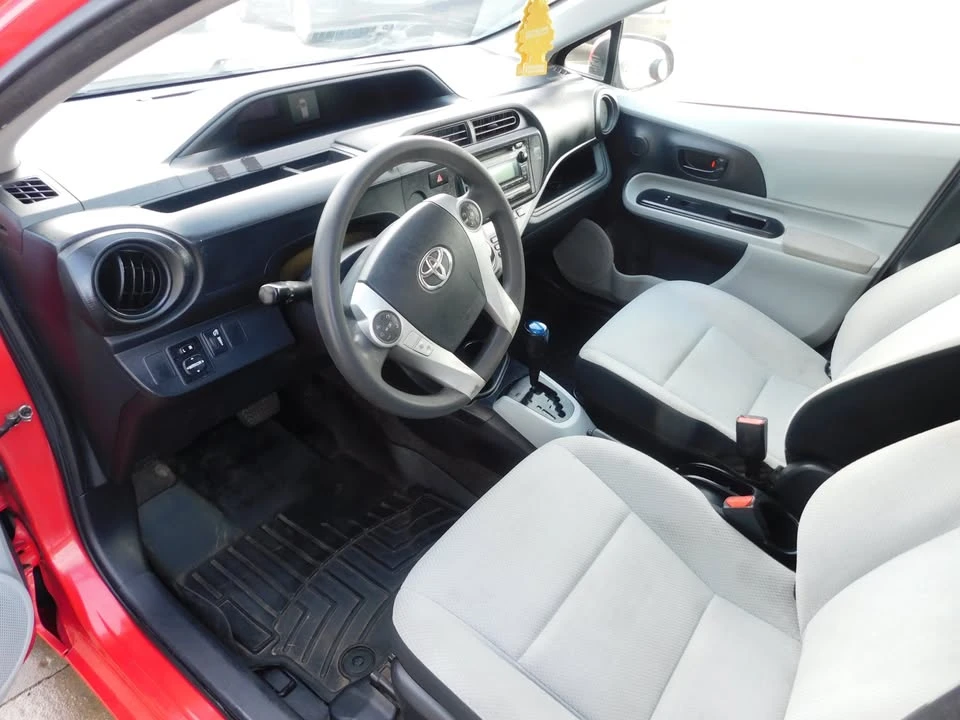 2014 Toyota Prius - Image 9 of 19