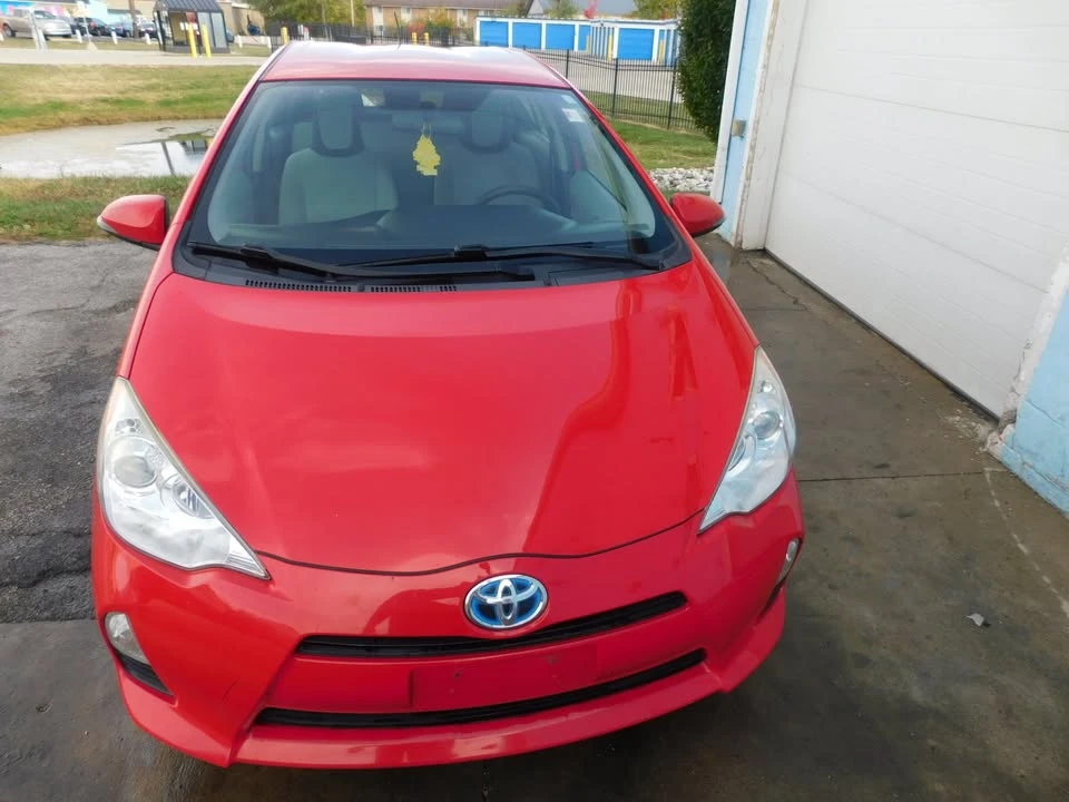 2014 Toyota Prius - Image 3 of 19