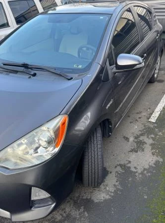 2014 Toyota Prius 3rd Gen - Image 2 of 16