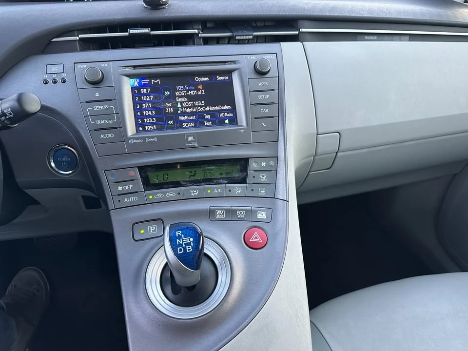 2014 Toyota Prius 3rd Gen - Image 14 of 17