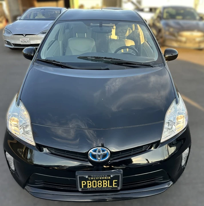 2014 Toyota Prius 3rd Gen - Image 2 of 17