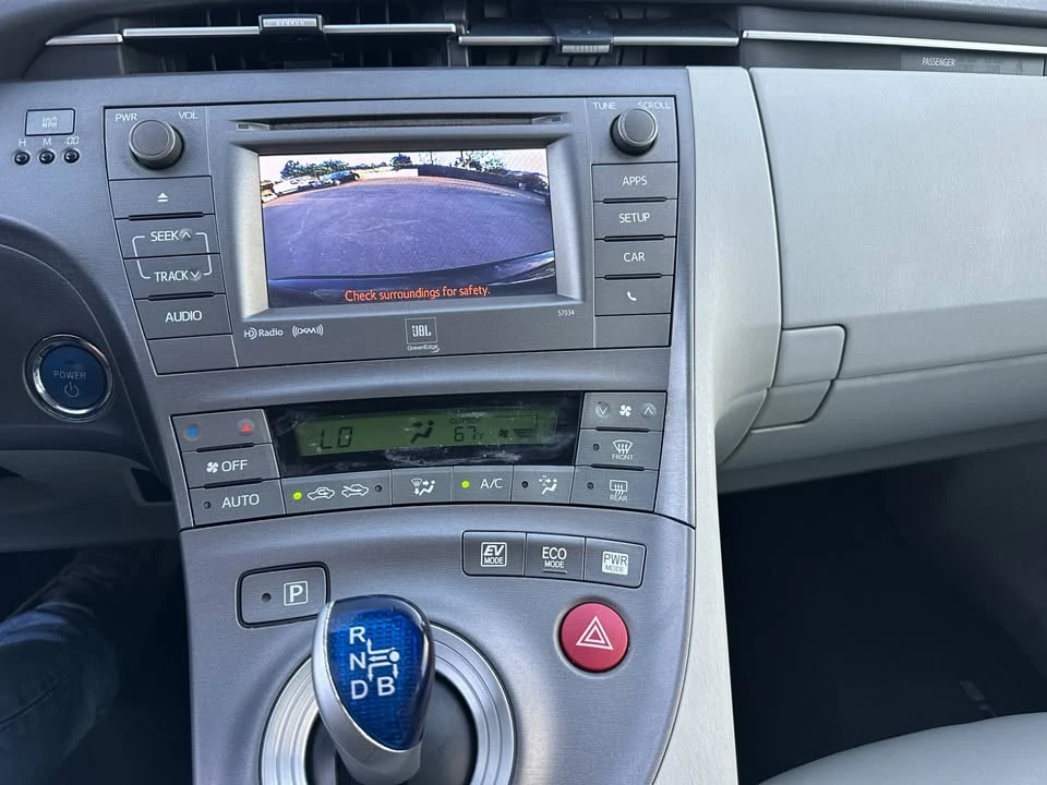 2014 Toyota Prius 3rd Gen - Image 15 of 17